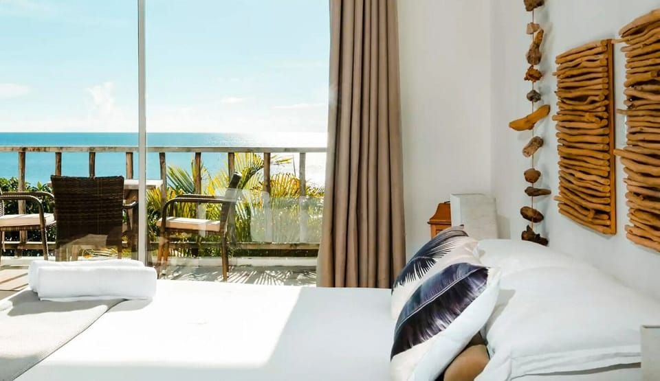 GARDEN DELUXE  WITH VIEW | Minibar, in-room safe, individually decorated, individually furnished