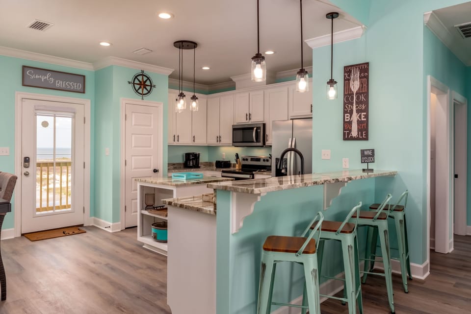 House, 4 Bedrooms | Private kitchen | Fridge, oven, coffee/tea maker, toaster