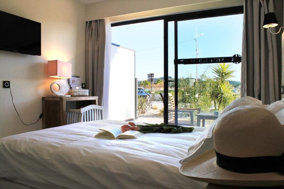 1 bedroom, premium bedding, minibar, in-room safe