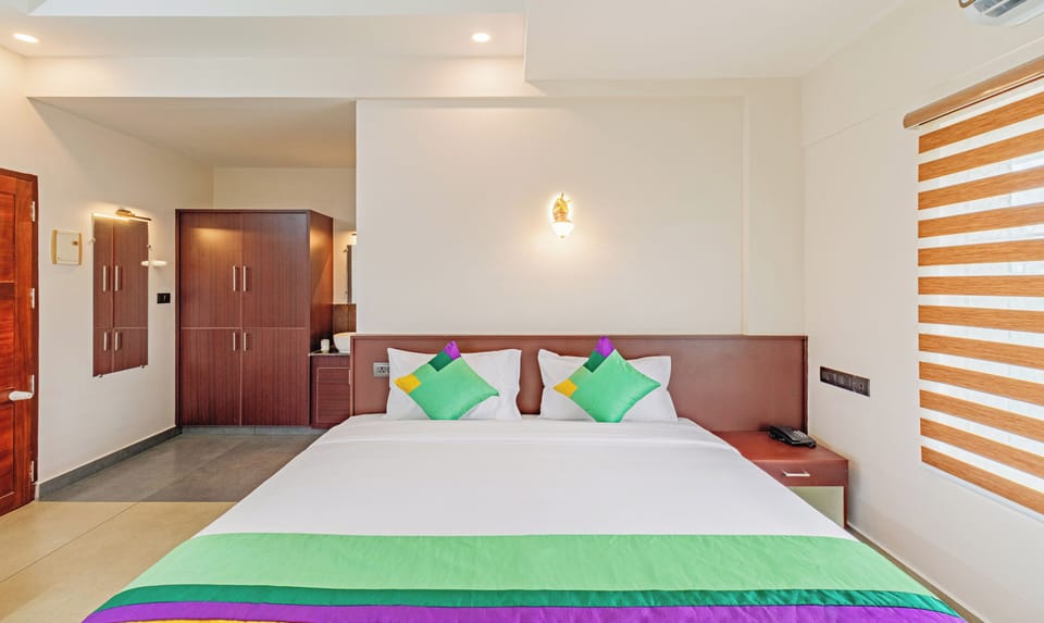 Standard Double Room | Desk, iron/ironing board