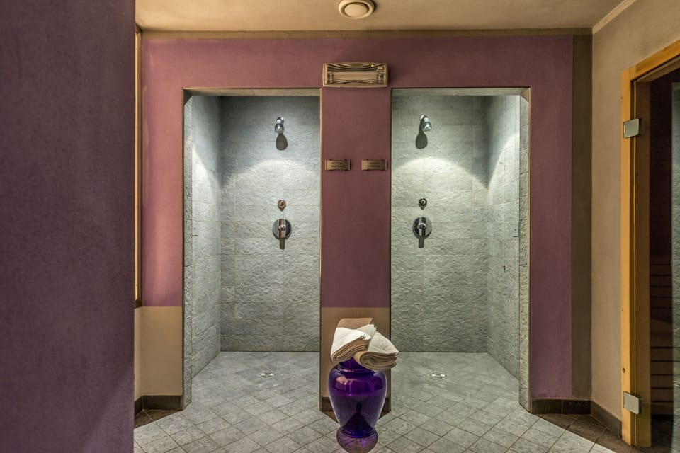 Sauna, hot tub, steam room, massages