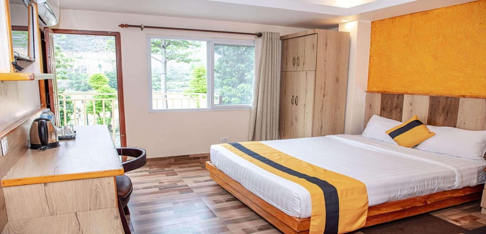 Deluxe Room | 1 bedroom, WiFi (free), bed sheets