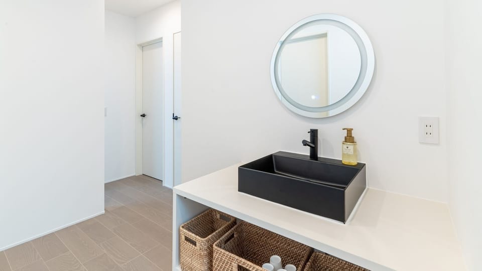 Bathroom amenities