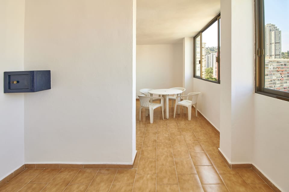 Iron/ironing board, rollaway beds, WiFi
