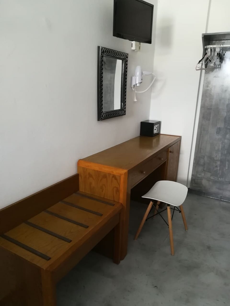 Double Twin Room | 1 bedroom, in-room safe, laptop workspace, blackout drapes