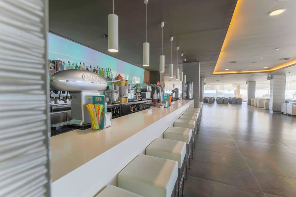 Snack bar