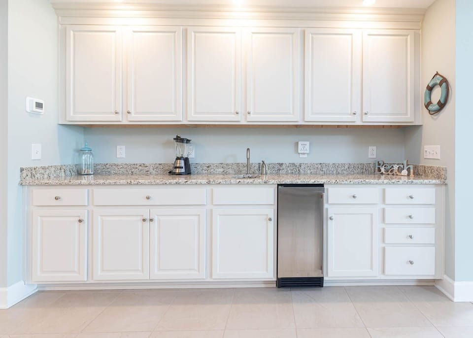 Condo, 3 Bedrooms | Private kitchen | Fridge, oven, coffee/tea maker
