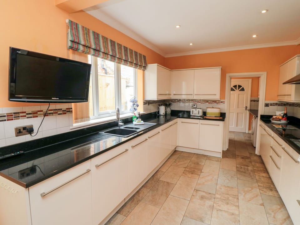 Fridge, dishwasher, electric kettle, toaster