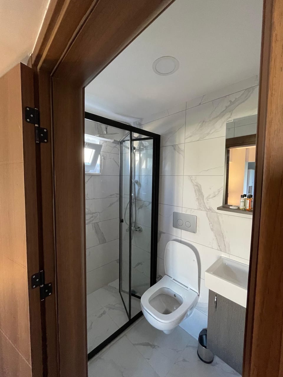 City Suite | Premium bedding, desk, free WiFi, bed sheets