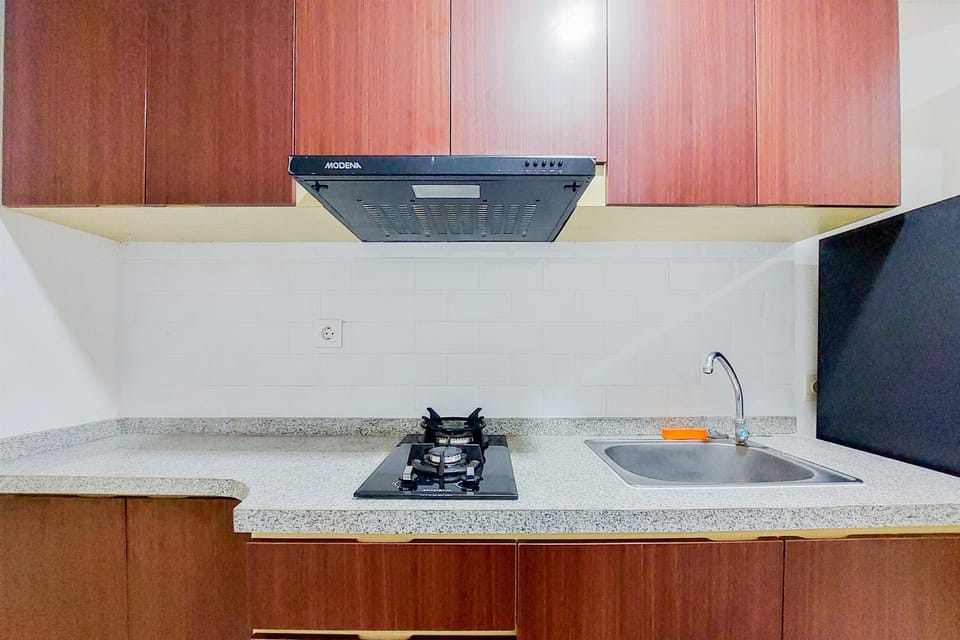 Deluxe Apartment | Private kitchen | Full-size fridge, stovetop, rice cooker, cookware/dishes/utensils