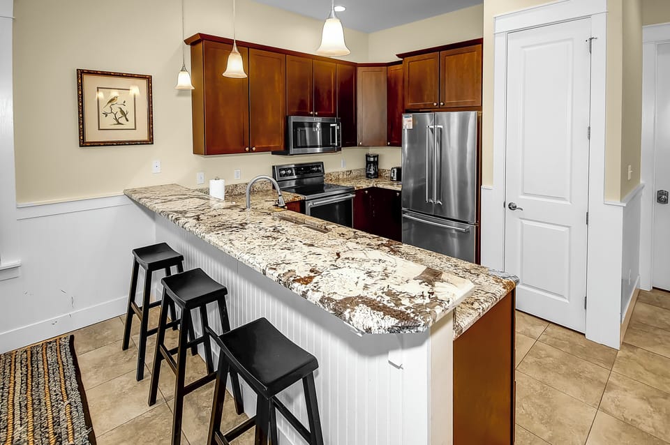 House, Multiple Beds, Patio, Garden View | Private kitchen | Fridge, microwave, oven, stovetop