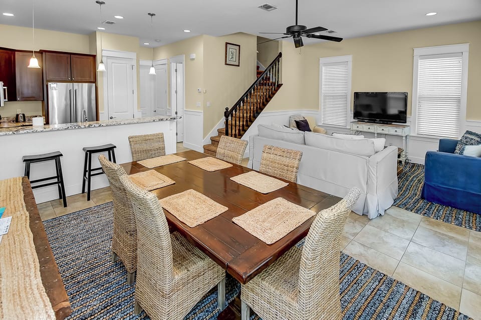 House, Multiple Beds, Patio, Garden View | Dining