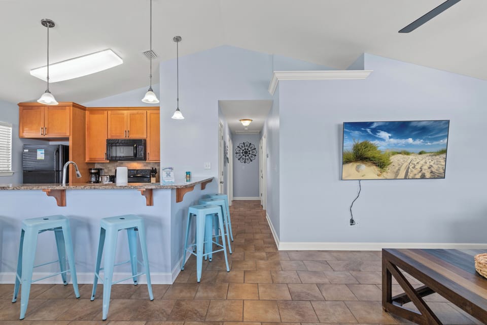 House, Multiple Beds, Kitchen, Garden View (117 Palm Beach Dr) | Private kitchen | Fridge, microwave, oven, stovetop