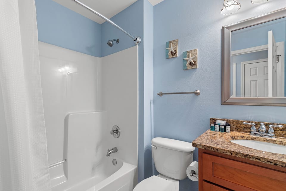 Charming 3bd/2ba Home Close to the Beach! Sleeps 8! House in Sunnyside