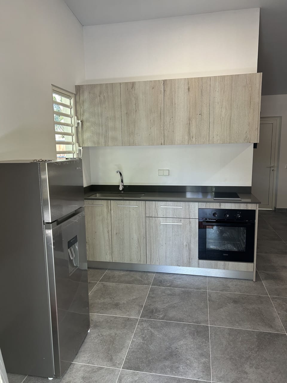 Deluxe Apartment, Ensuite, Garden View | Private kitchen | Shared fridge, shared microwave