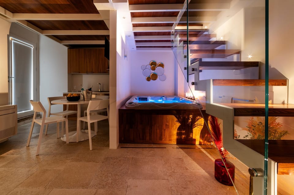 House | 1 bedroom, desk