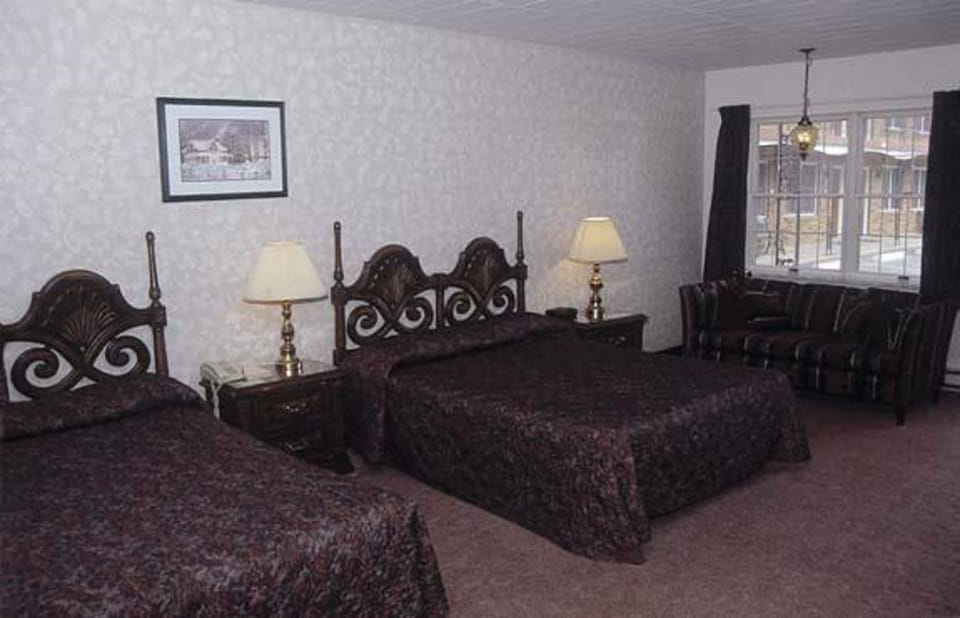 Standard Room, 2 Double Beds, Non Smoking | Desk, iron/ironing board, free WiFi, bed sheets