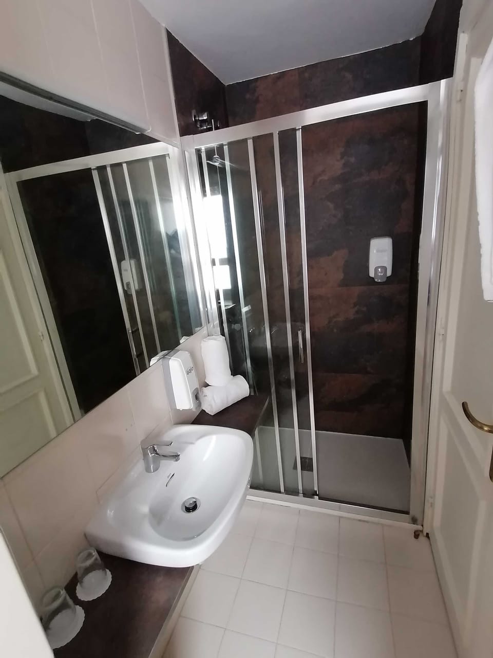 Twin Room | Desk, blackout drapes, iron/ironing board, free WiFi