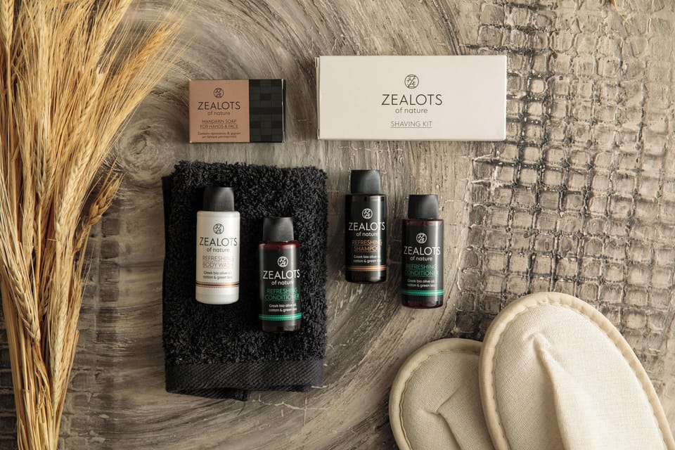 Premium Suite | Bathroom amenities | Shower, rainfall showerhead, designer toiletries, hair dryer