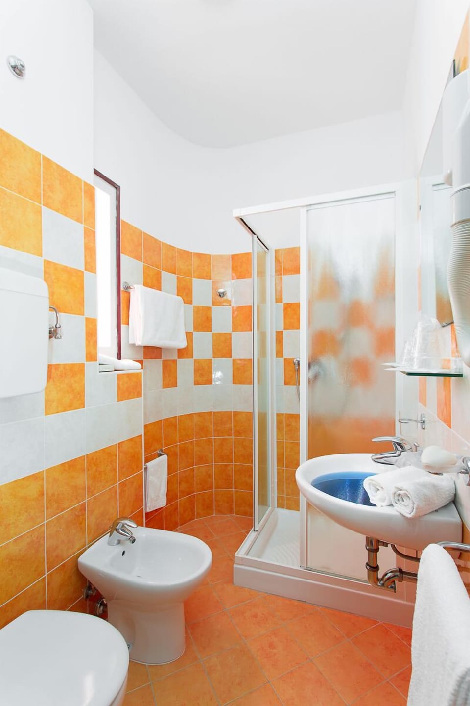 Double or Twin Room | Bathroom | Shower, free toiletries, hair dryer, bidet