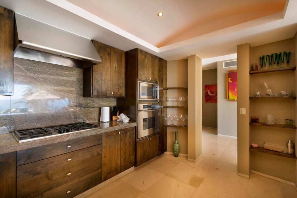 Fridge, oven, stovetop, paper towels