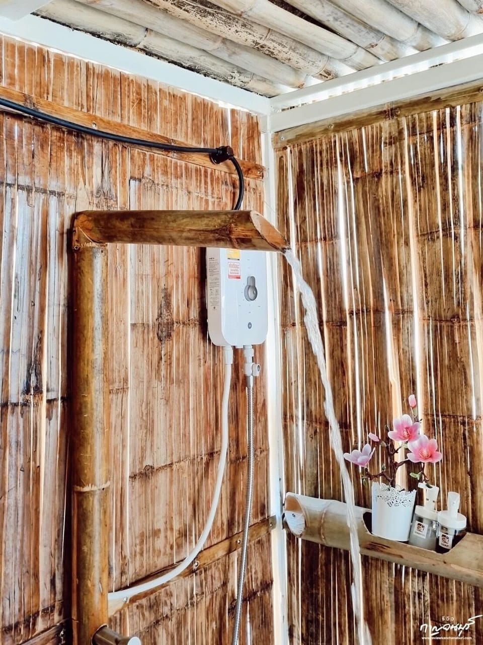 Suite | Bathroom | Bathtub, deep soaking tub, hair dryer, bathrobes
