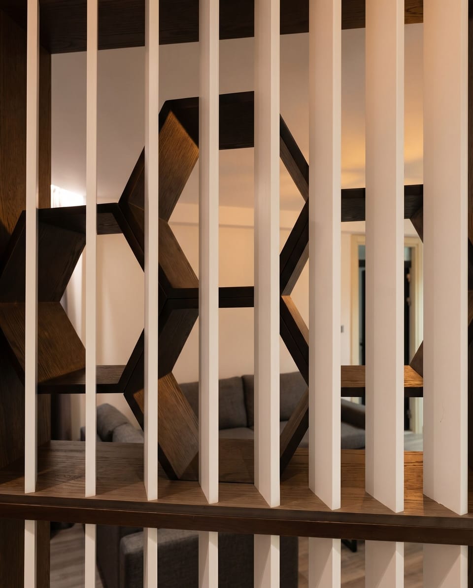 Deluxe Suite | Premium bedding, desk, laptop workspace, WiFi (free)