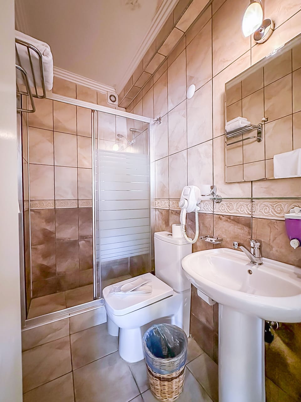 Standard Triple Room, Balcony, Sea View | WiFi (free), bed sheets