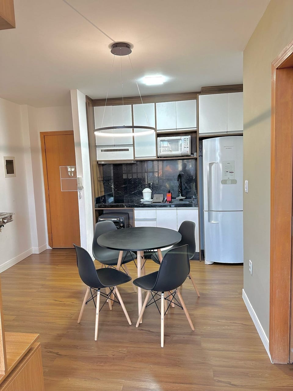 Traditional Apartment | Dining
