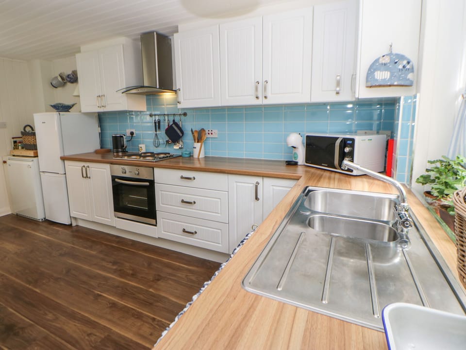 Dishwasher, cookware/dishes/utensils