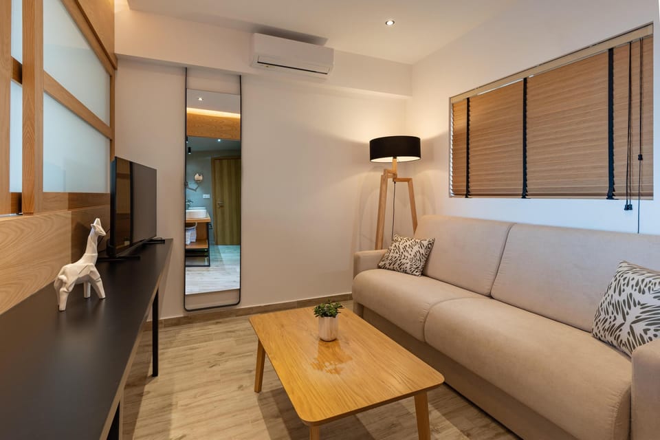 Deluxe Suite, Private Pool, Sea View | 1 bedroom, free minibar items, in-room safe, desk