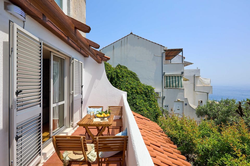 Apartment (2 Bedrooms) | Balcony