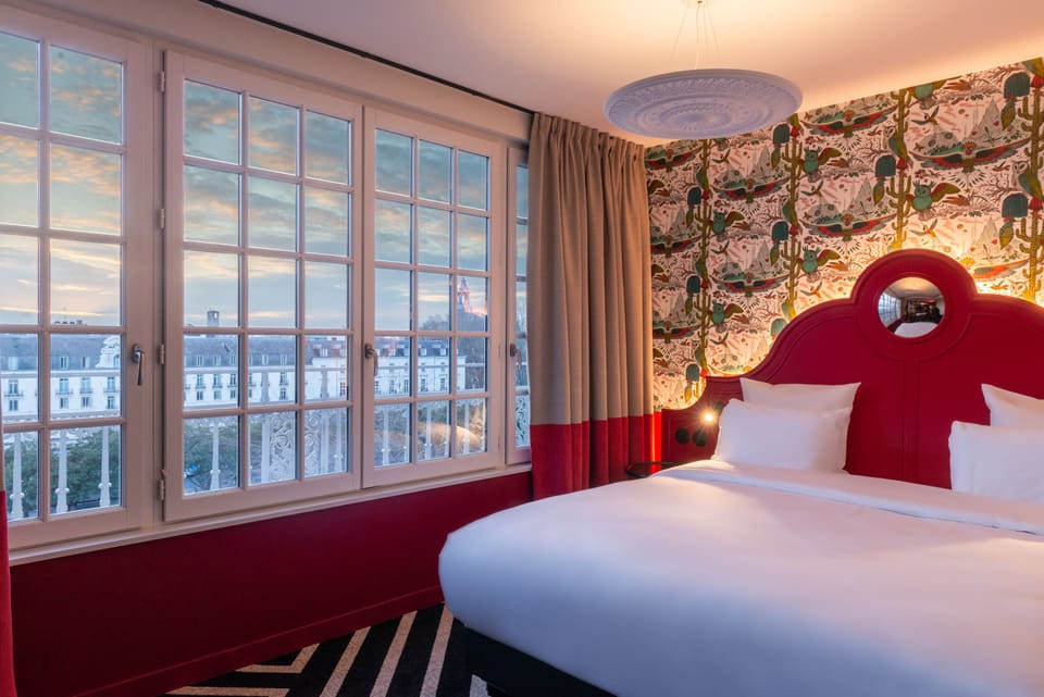 Signature Room | Premium bedding, pillowtop beds, in-room safe, desk