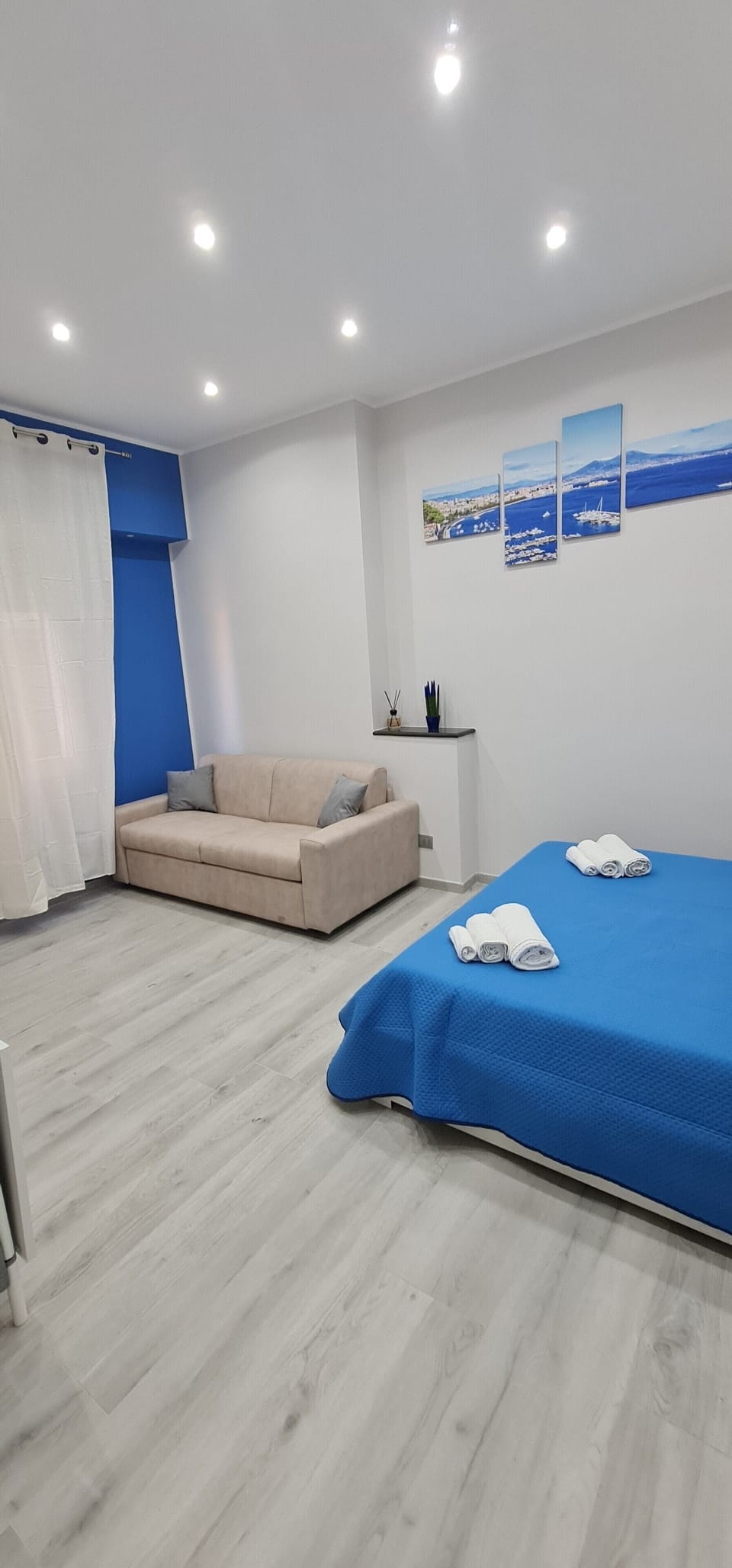 Minibar, in-room safe, individually furnished, free WiFi