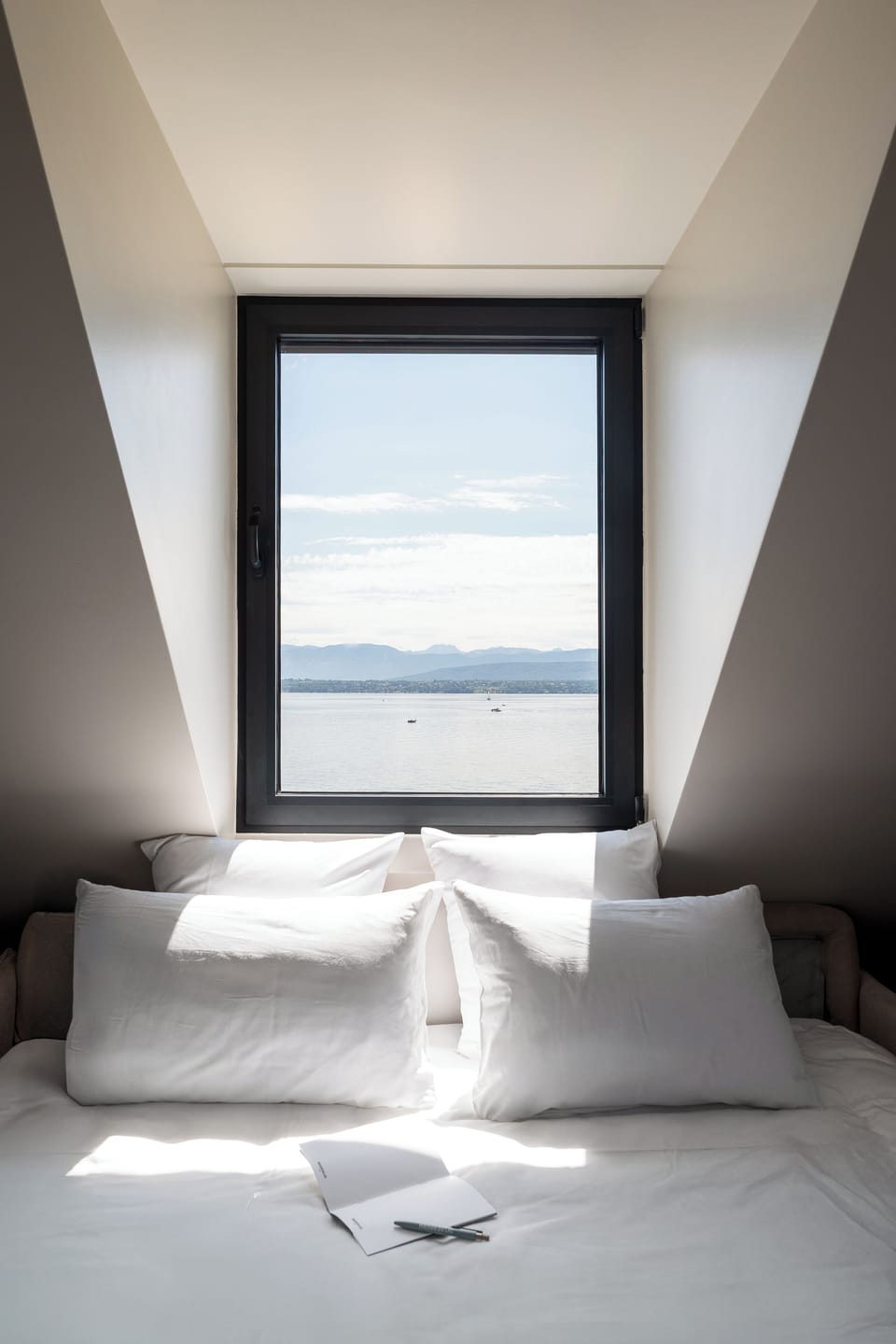 Chambre Suite Familiale | In-room safe, desk, laptop workspace, blackout drapes