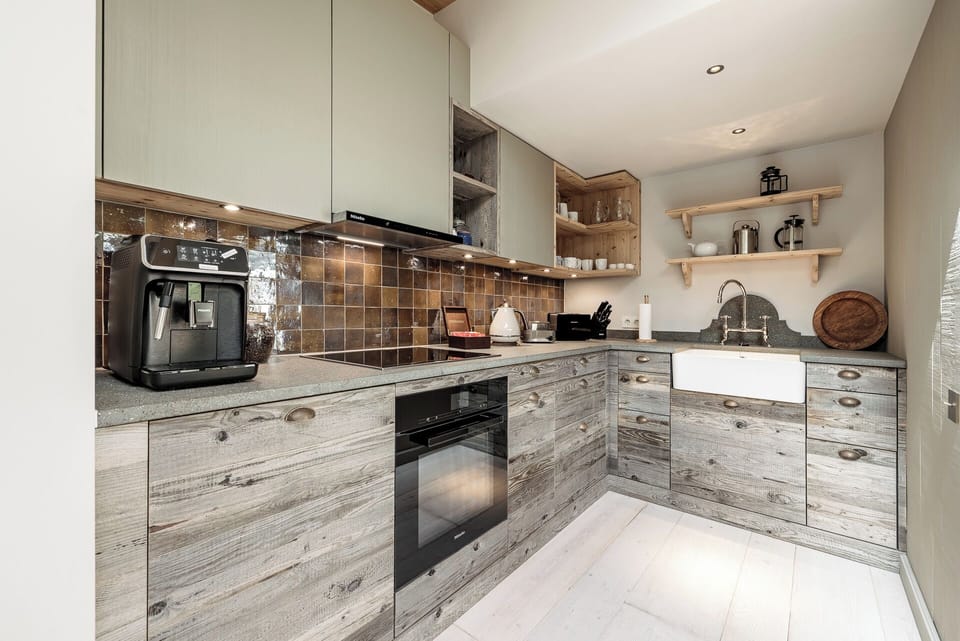 Luxury Penthouse, Balcony, Mountain View | Private kitchen | Full-size fridge, microwave, oven, stovetop