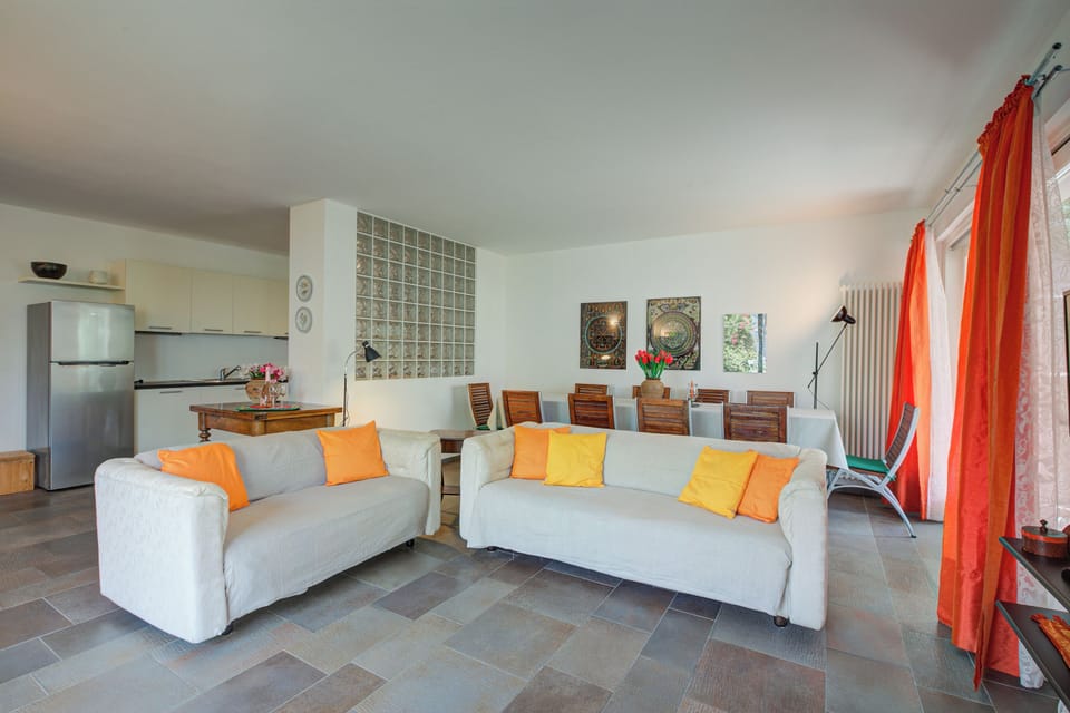 21-inch TV with cable channels