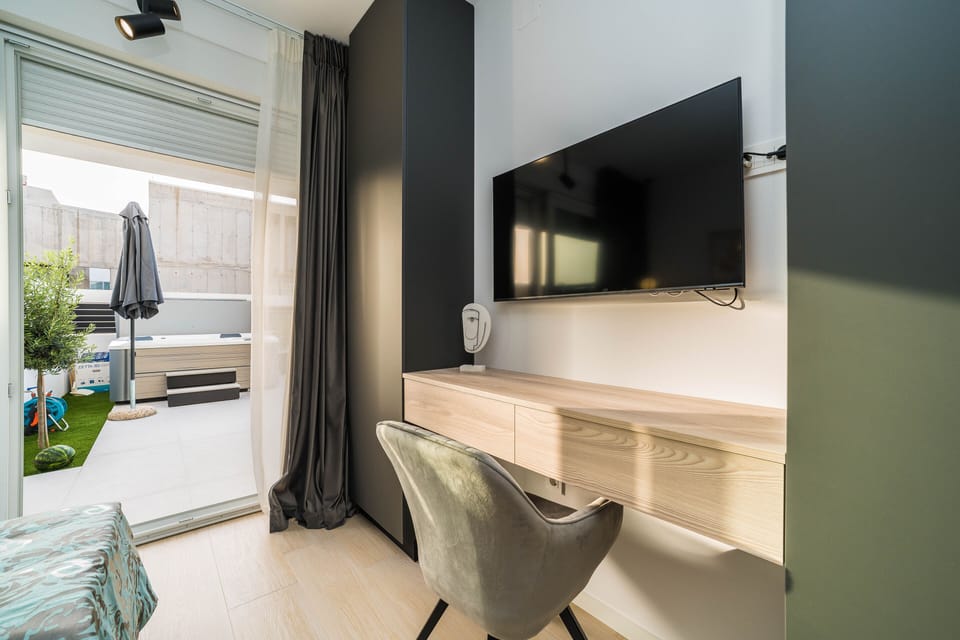 Exclusive Apartment, 4 Bedrooms, Private Pool | 4 bedrooms, in-room safe, iron/ironing board, WiFi (free)