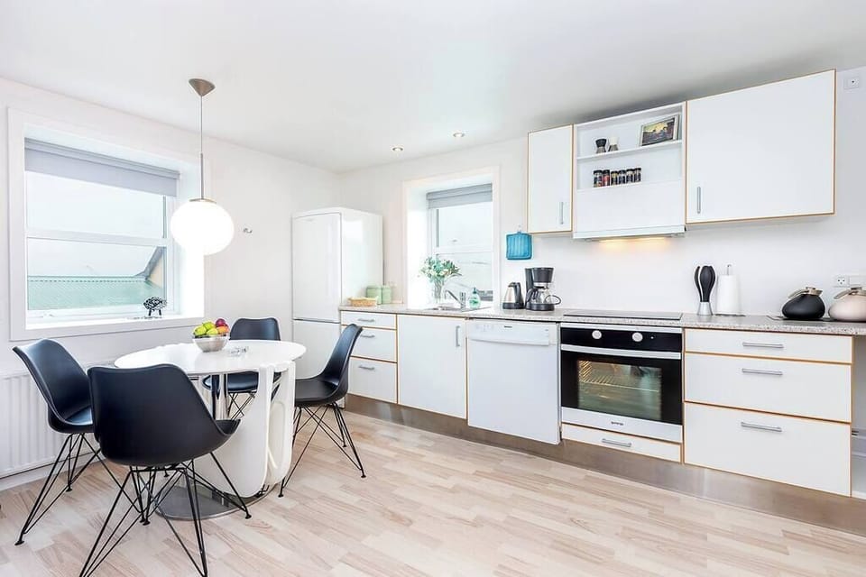 Apartment | Private kitchen | Coffee/tea maker, fridge, oven, stovetop
