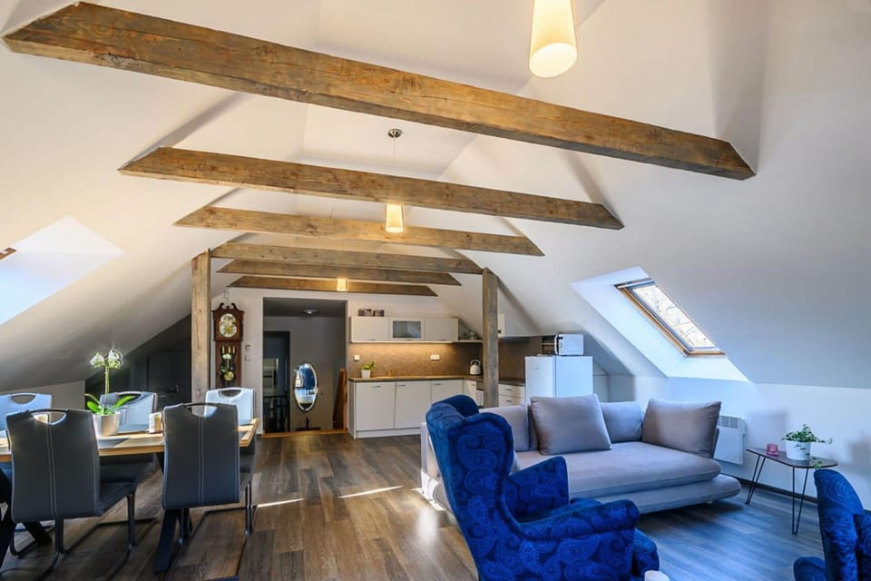 House | 9 bedrooms