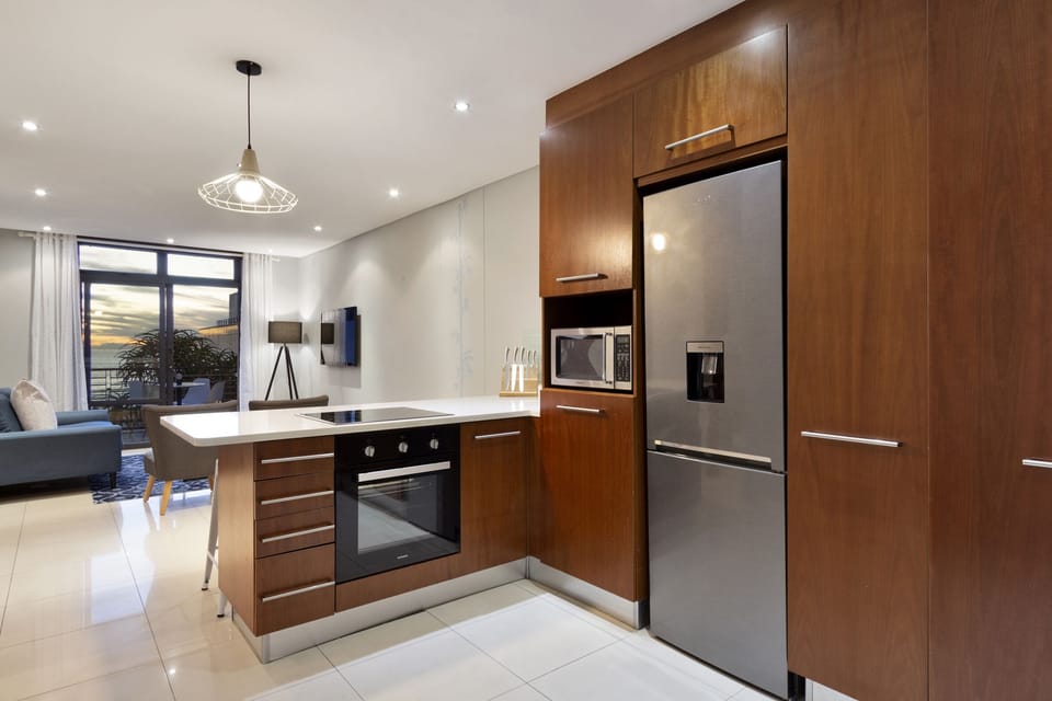 Apartment (2 Bedrooms) | Private kitchen | Fridge, microwave, oven, stovetop