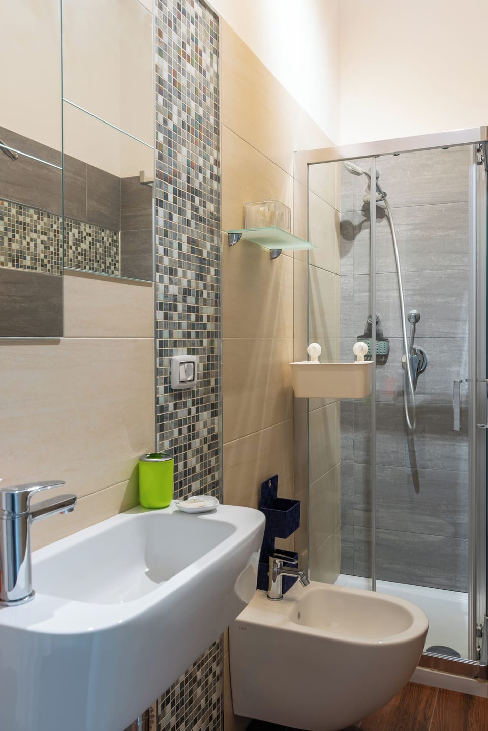 Basic Room, 1 Bedroom | Bathroom | Free toiletries, hair dryer, bathrobes, bidet