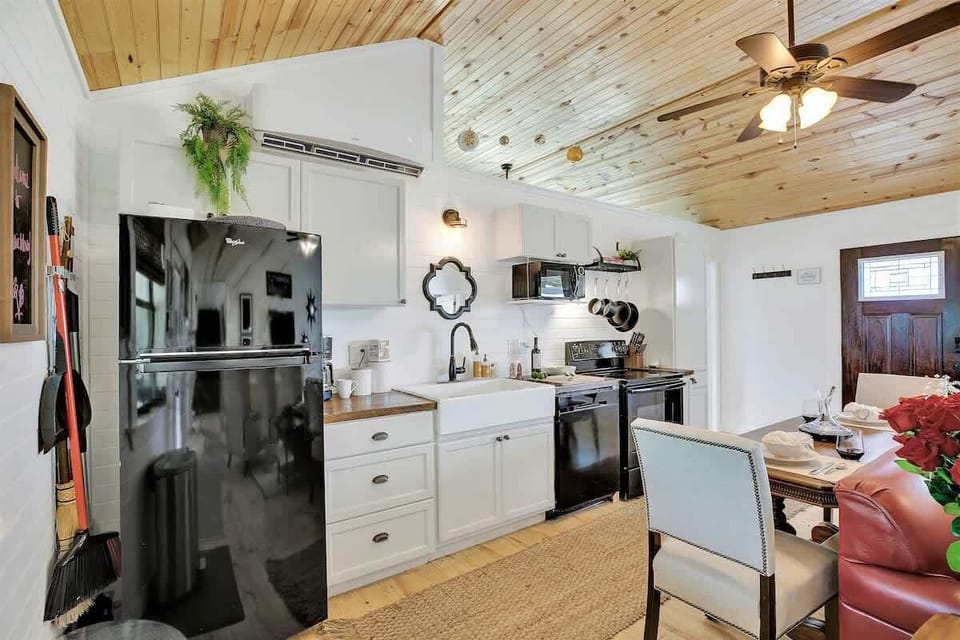 Cottage, Multiple Beds, Patio (6426 Old San Oak) | Private kitchen | Coffee/tea maker