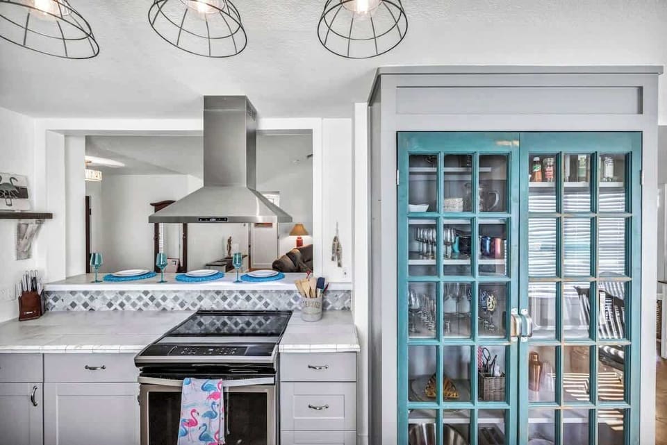 House, Multiple Beds, Patio (1305 Lakeshore Dr) | Private kitchen | Coffee/tea maker, electric kettle
