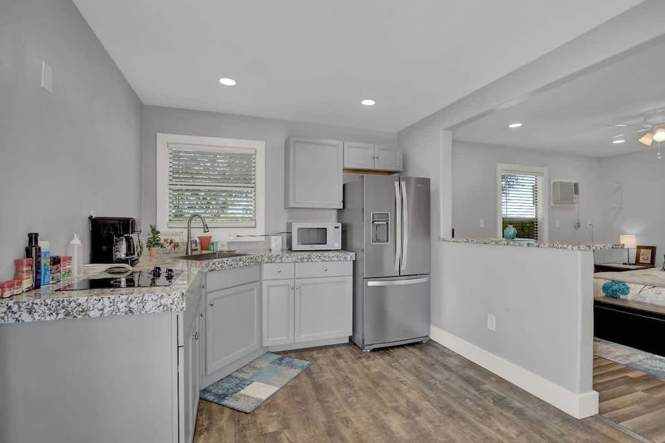 House, 1 Queen Bed, Patio (682 Old Comfort Gst) | Private kitchen | Coffee/tea maker