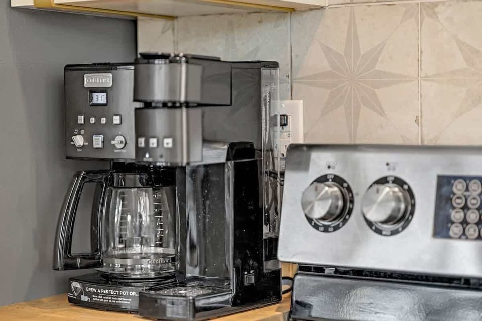 House, Multiple Beds, Hot Tub (1335 Hilltop Oaks) | Coffee and/or coffee maker