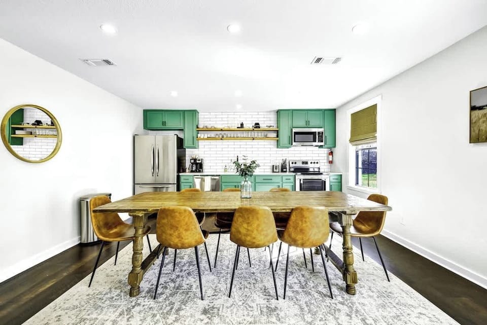 House, Multiple Beds, Hot Tub (496 Ranch 1631- Cmb) | Dining