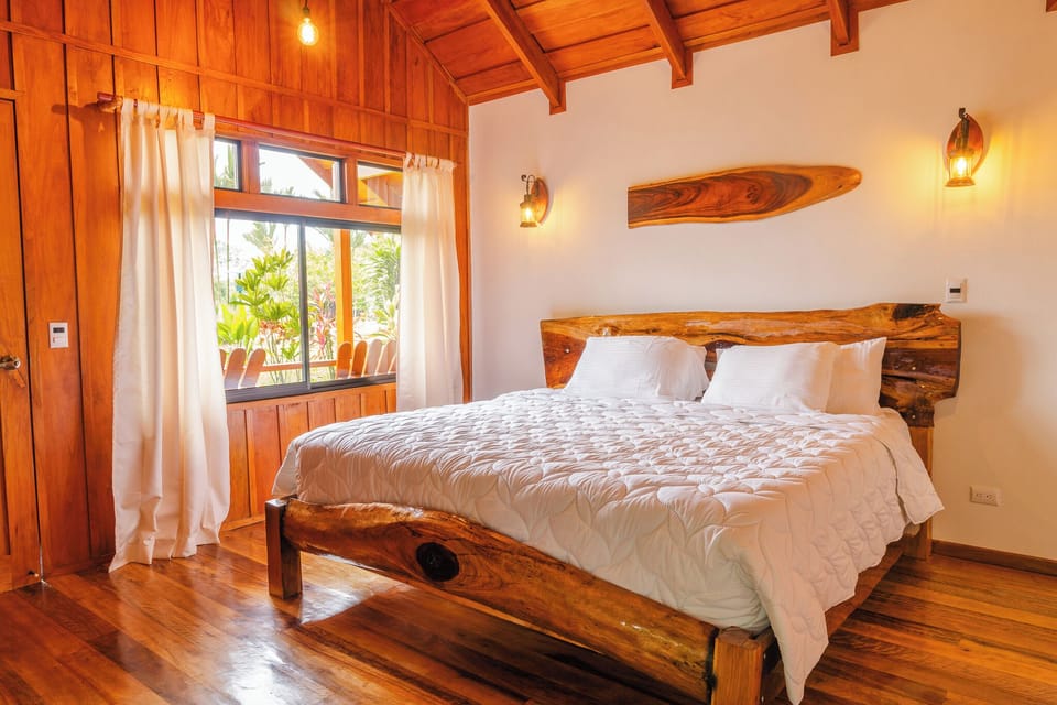 Superior Bungalow | Cribs (free), WiFi (free), individually furnished, bed sheets