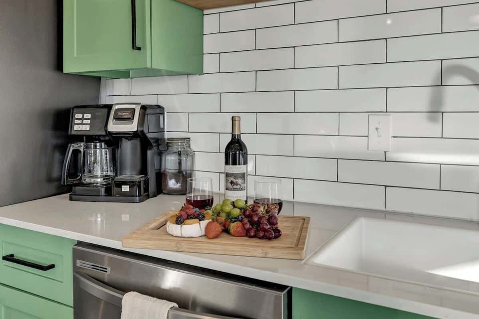Cottage, Multiple Beds, Hot Tub (496 Ranch 1631- Doll) | Private kitchen | Coffee/tea maker