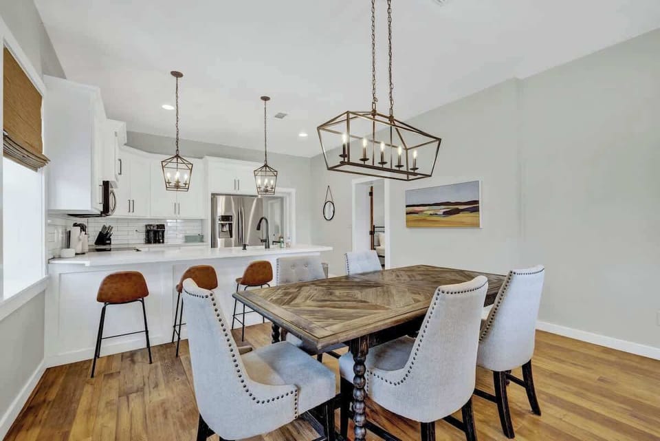 Cottage, Multiple Beds, Hot Tub (496 Ranch 1631- Will) | Dining